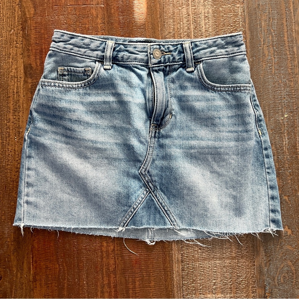 Hollister Women’s High-Rise Jean Skirt Size 1 / 25w